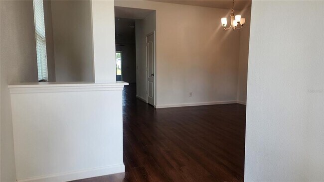 Building Photo - 3230 Stratton Cir