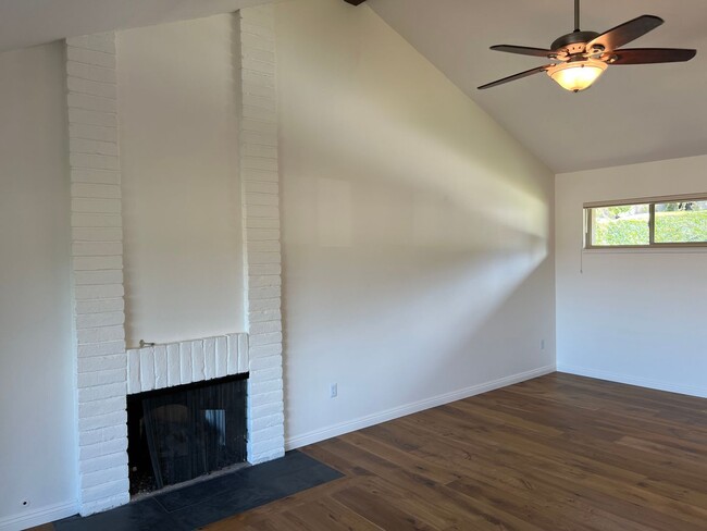 Building Photo - Oaks North Townhome with Views