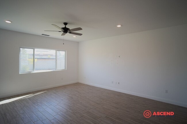 Building Photo - Stunning Home in Gossamer Grove!