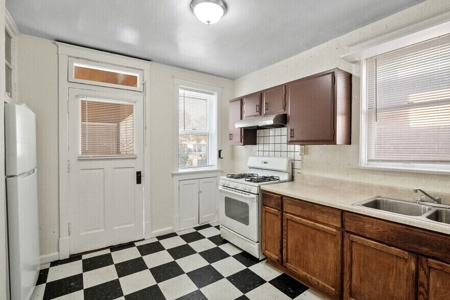 Building Photo - 4115 Virginia Ave