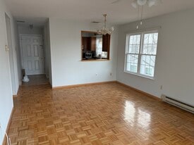 Building Photo - 80 Mountain Ct