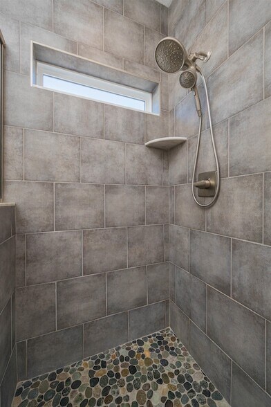 Building Photo - 6832 Middleton Ave