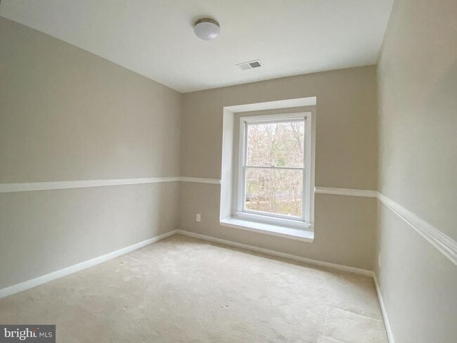 Building Photo - 1603 Oak Spring Way