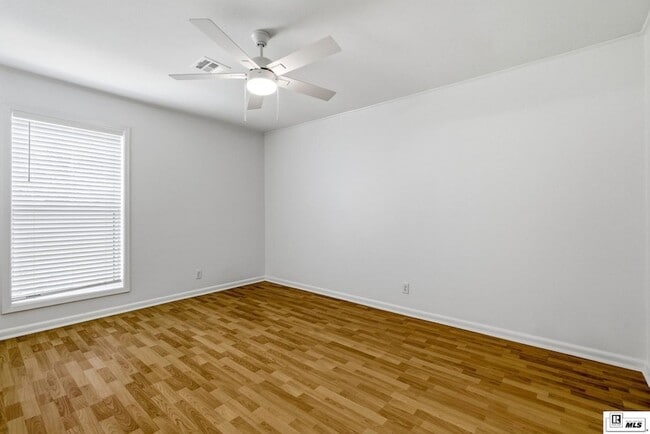 Building Photo - 203 Dupont Dr