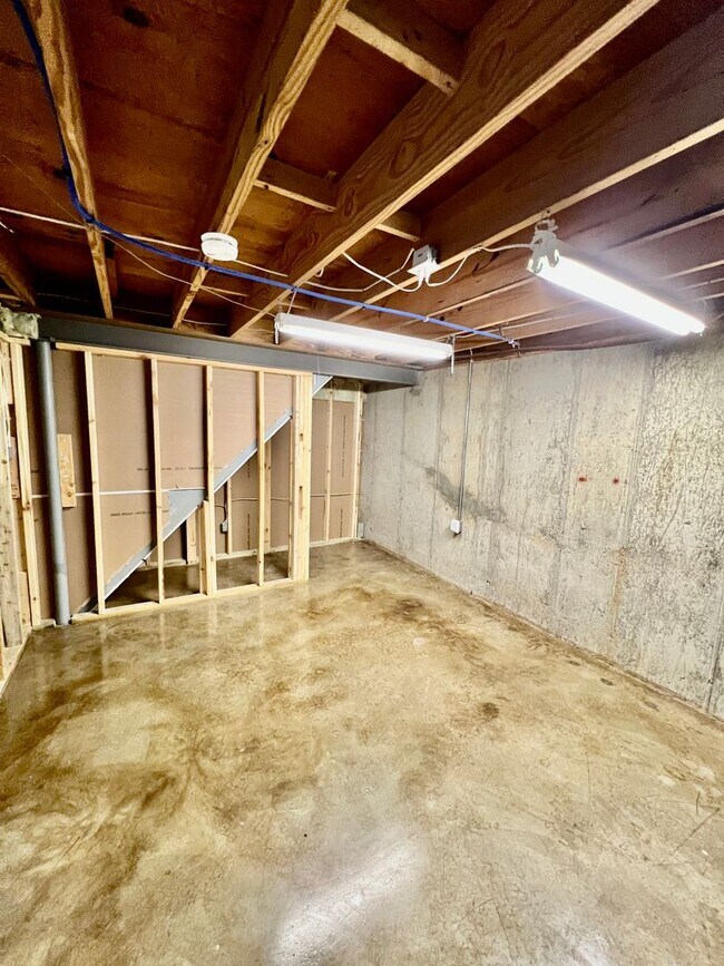 Building Photo - 1515 Mautenne Dr