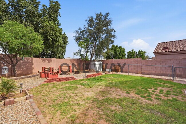 Building Photo - 127 S Parkwood