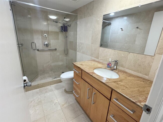 Building Photo - 4100 Galt Ocean Dr