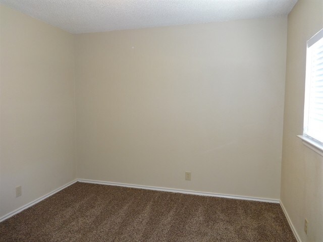 Building Photo - 9307 Sunlit Pt