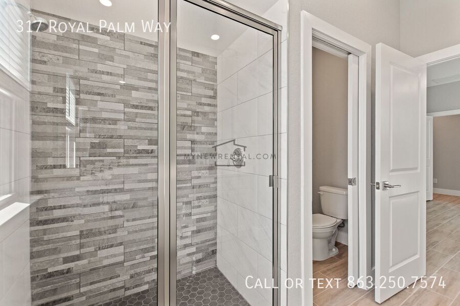 Building Photo - 317 Royal Palm Wy