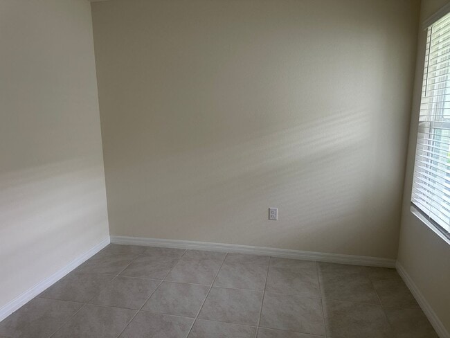 Building Photo - 2 Bedroom + Office / 2 Bath Duplex for Rent in Leesburg -  Move In Special !!!!