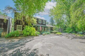 Building Photo - 9 Lone Hill Pl