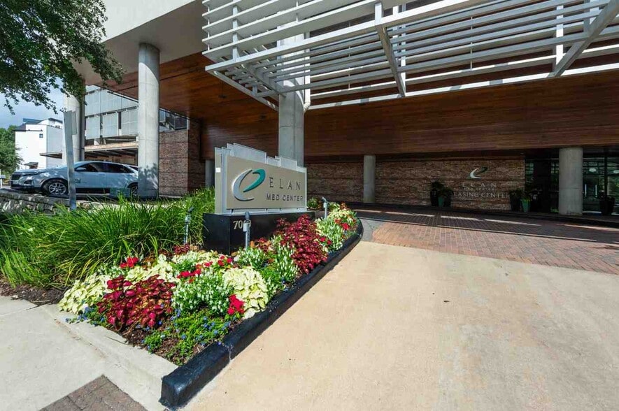 Building Photo - Elan Med Center