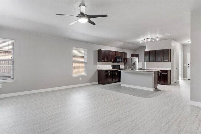 Building Photo - 5712 Montrelia Dr