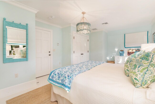 Building Photo - 357 Seabreeze Ave