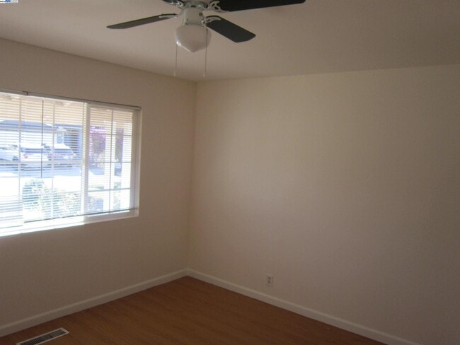 Building Photo - 26718 Peterman Ave