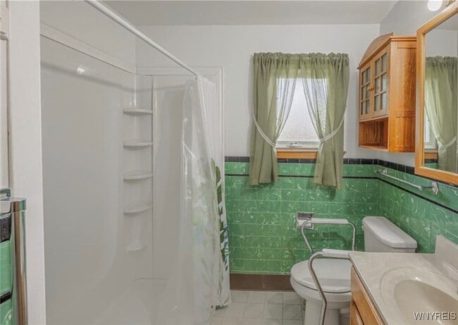 Building Photo - 1088 98th St