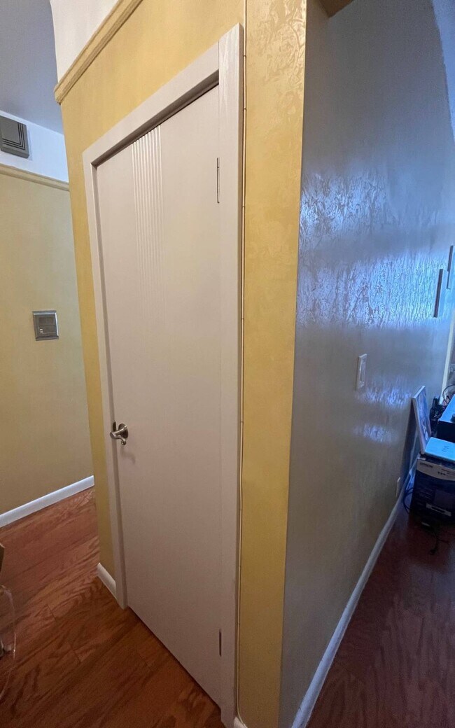 Building Photo - 3130 Brighton 6th St