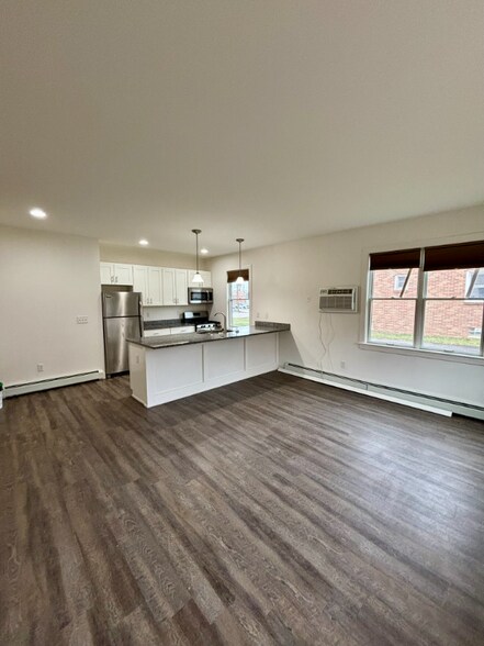 Building Photo - 476 Terrace Blvd