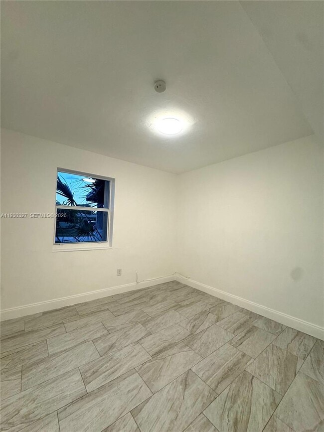 Building Photo - 1511 NE 42nd St