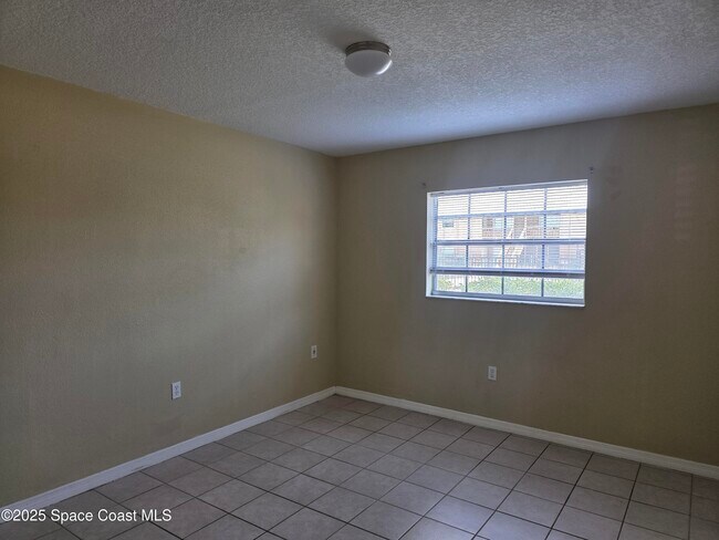 Building Photo - 102 Preston Ln