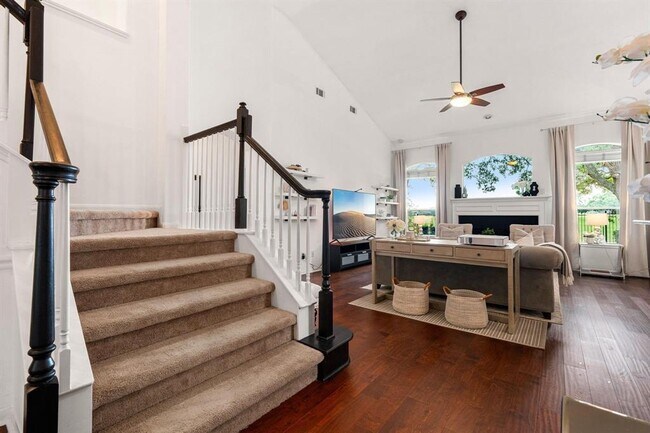 Building Photo - 1230 Ventura Canyon Dr