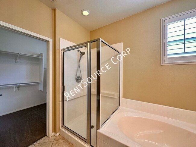 Building Photo - 24162 Willowbrooke Ct