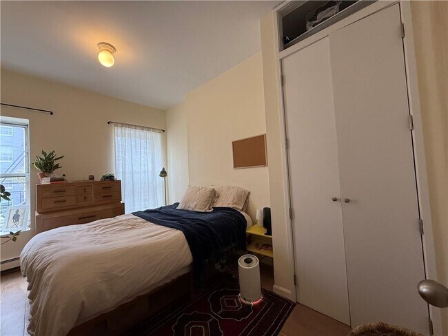 Building Photo - 42 Clermont Ave