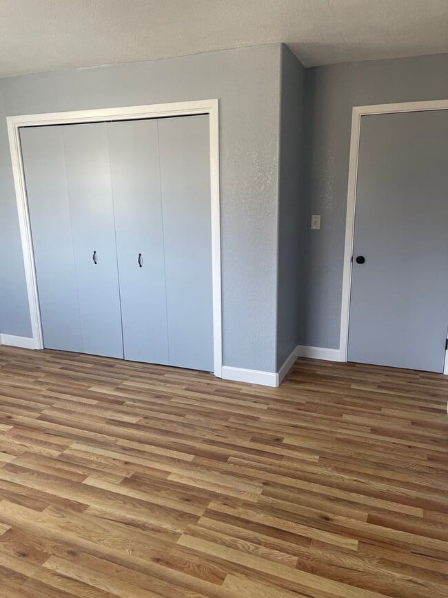 Building Photo - Beautiful 3 Bed 1.5 Bath House