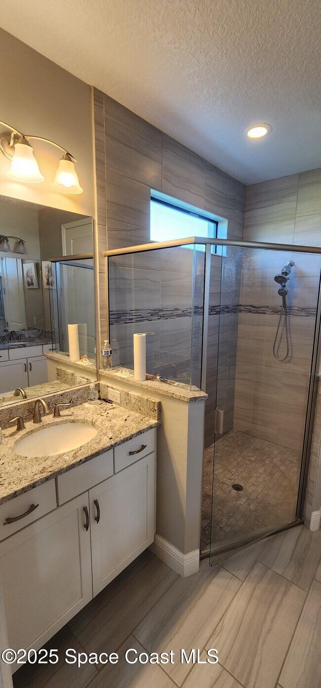 Building Photo - 7308 Bluemink Ln