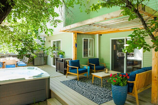 Primary Photo - 1411 Quince Ave