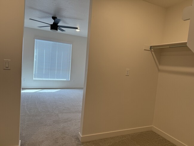 Building Photo - 63 E Hamblin Ln