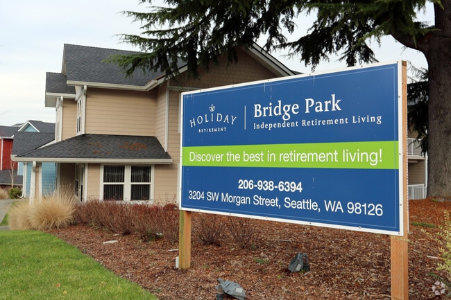 Building Photo - Holiday Bridge Park