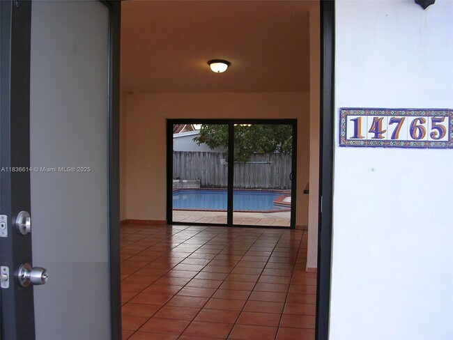 Building Photo - 14765 Kendale Lakes Blvd