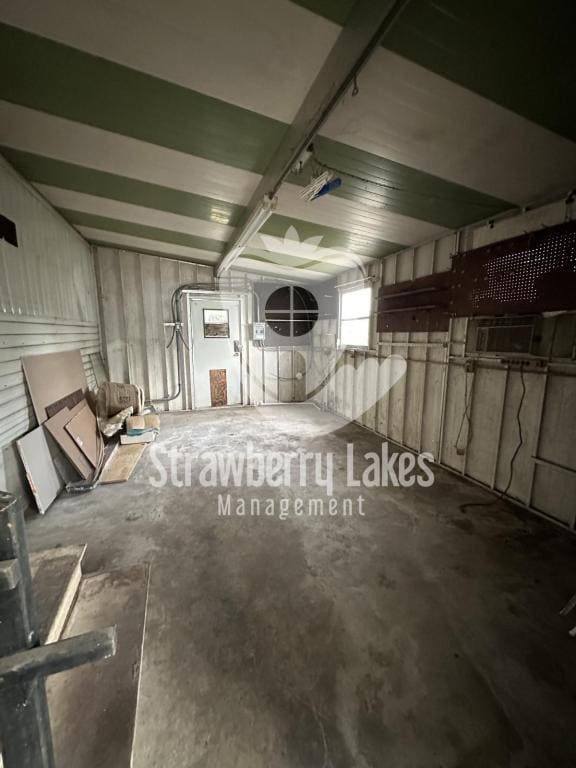 Building Photo - 121 Lakeside Dr