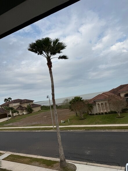 Building Photo - 154 Oleander Dr