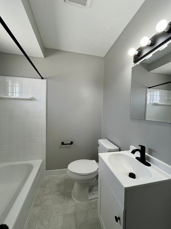 Building Photo - 4059 Longtin Ave