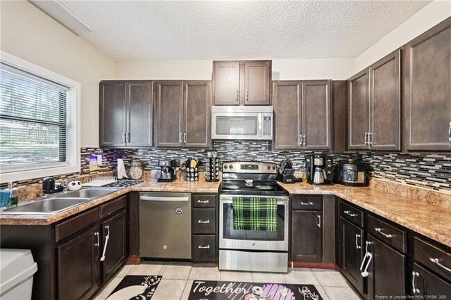 Building Photo - 5905 Waters Edge Dr