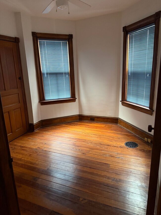 Building Photo - Charming and unique 3 bedroom, 3 bath townhome near Brandywine River and Zoo