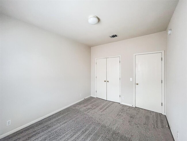 Building Photo - 4712 Lake Champlain Ln