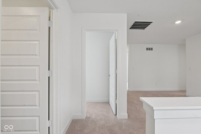 Building Photo - 15480 Postman Rd