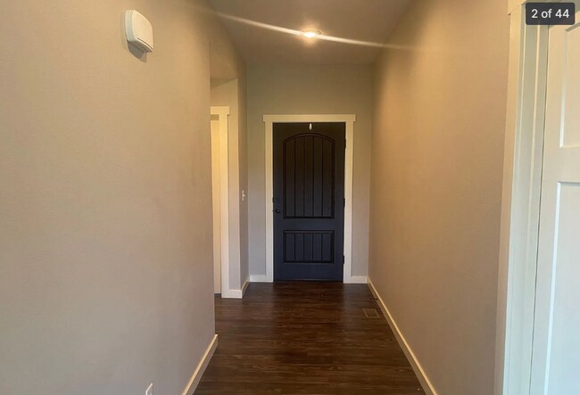 Building Photo - 3 Bedroom 2 Bathroom 2 CAR GARAGE