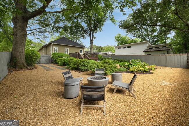 Building Photo - 28 Clay St SE