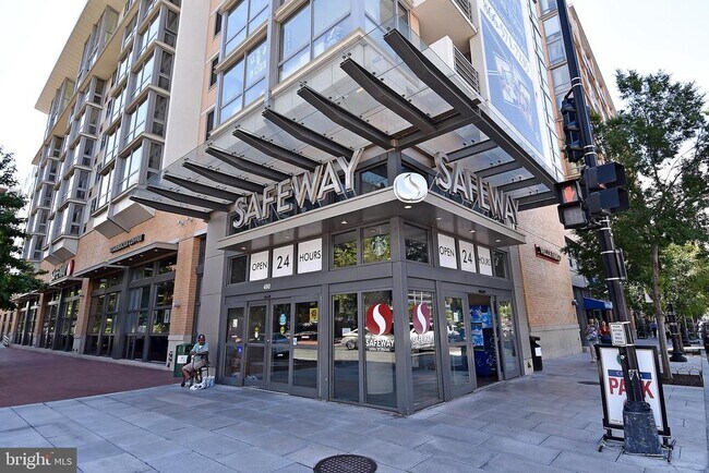 Building Photo - 440 L St NW