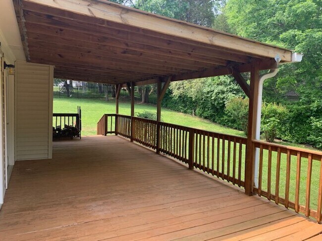 Building Photo - 3 Bedroom, 2 Bathroom w/ Covered Deck on Large Lot