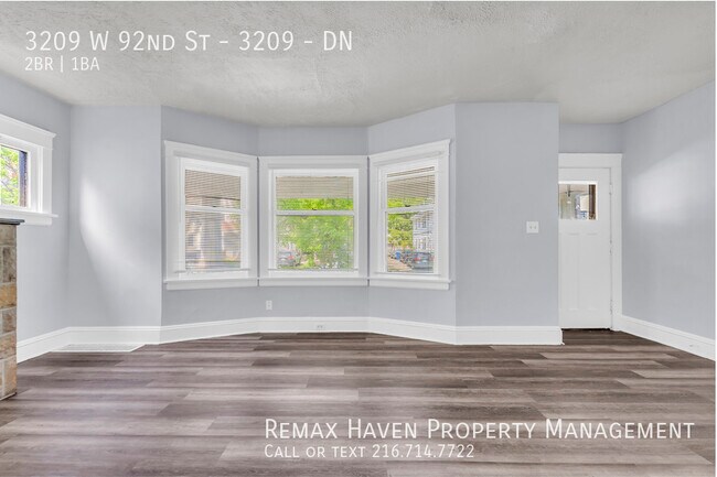 Building Photo - 3209 W 92nd St