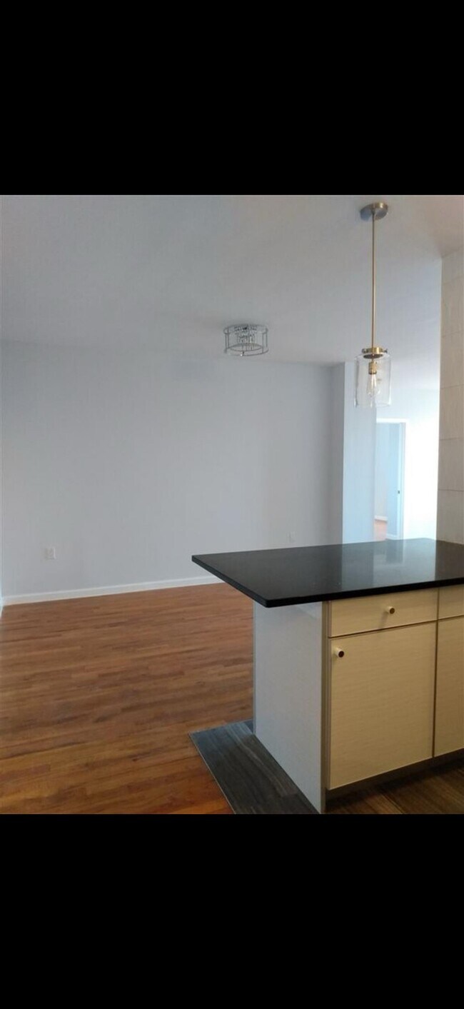 Building Photo - 44 Sherman Ave