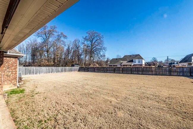 Building Photo - 443 Beverly Dr