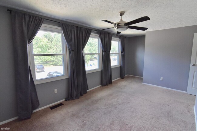 Building Photo - 3 br, 1.5 bath Townhome - 2953 Rushbury Drive
