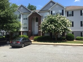 Building Photo - 3694-2D Cotswold Ave