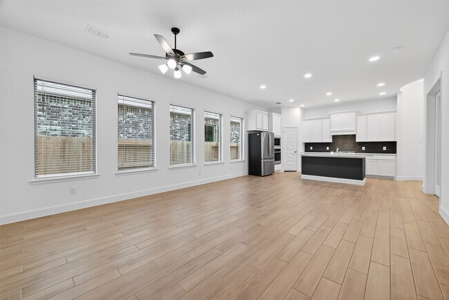 Building Photo - 27214 Butterfly Mint Ln